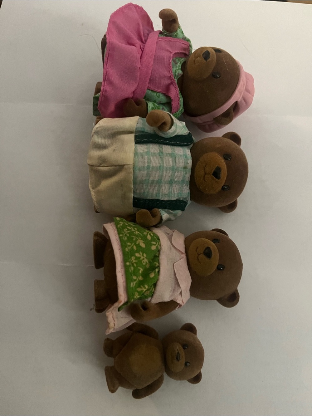 Plush Bear Family Playset - Pink & Green Outfits